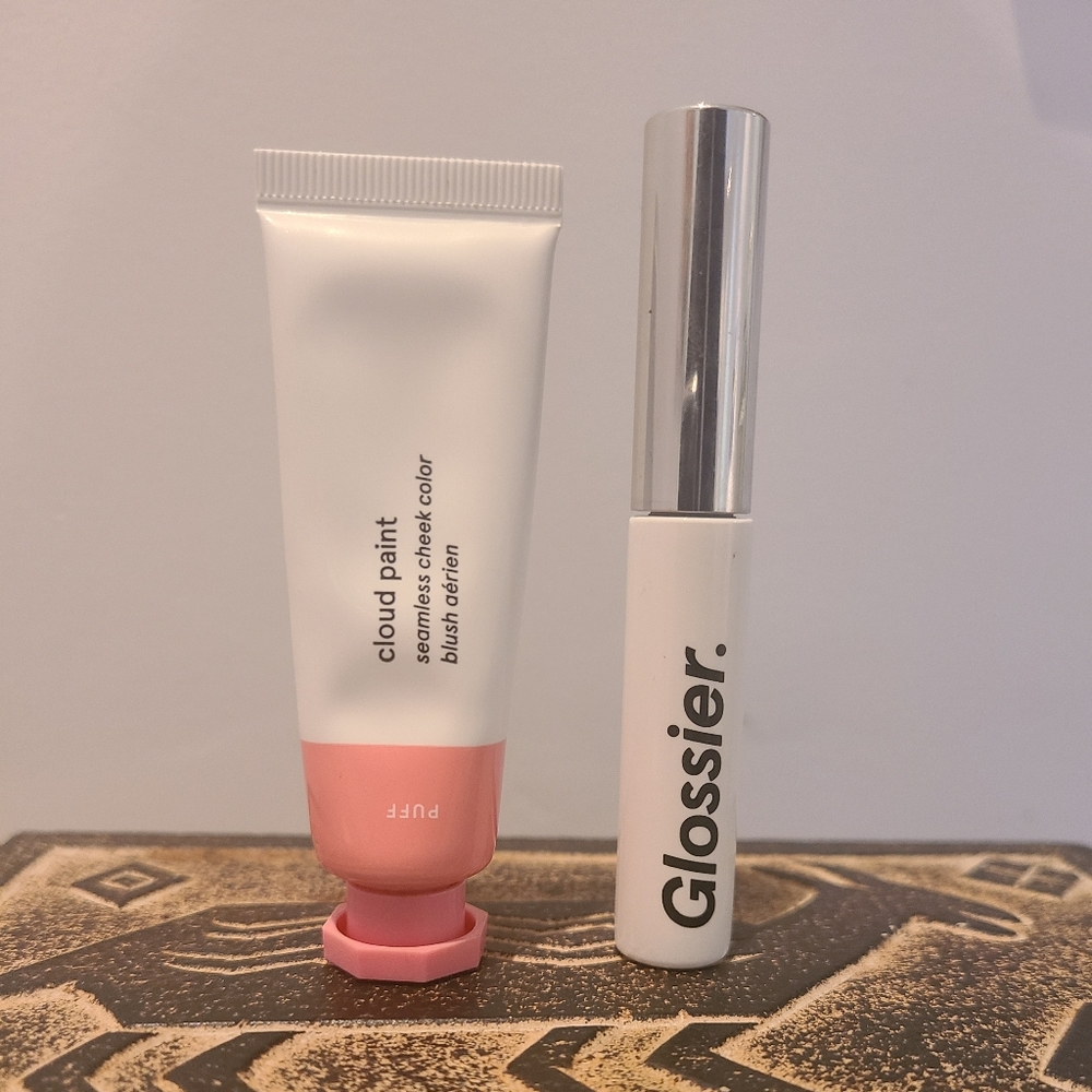 New used once. Glossier Duo.
